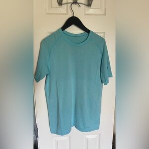 lululemon Men’s Metal Vent Tech 2.0 Medium Blue Team